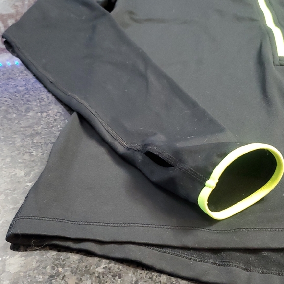 Nike Black and Neon Yellow Quarter-Zip Longsleeve Top - Picture 6 of 8